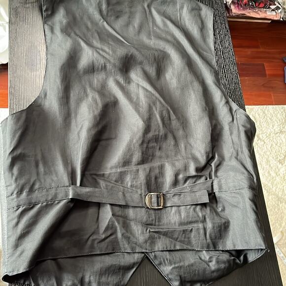 Vintage Black Leather Vest - Picture 5 of 6